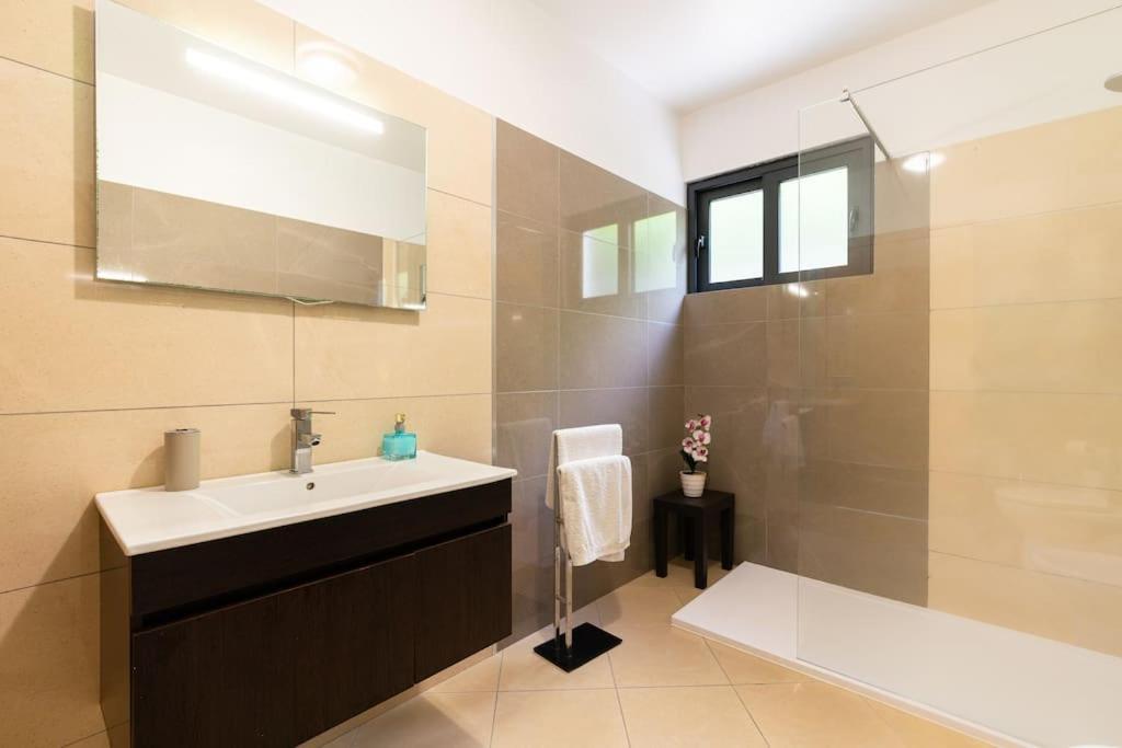 Casa Mia, A Dream Spot With Heated Pool Arco da Calheta (Madeira)